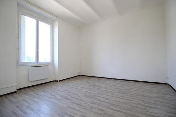 A vendre immeuble de rapport de 380m² à Molière Sur Cèze ( 30410)