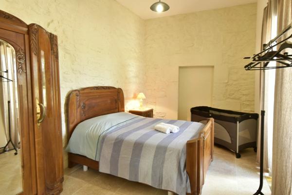 Dpt Bouches du Rhône (13), à vendre TARASCON maison P6 de 300 m² - Terrain de 2558 m²