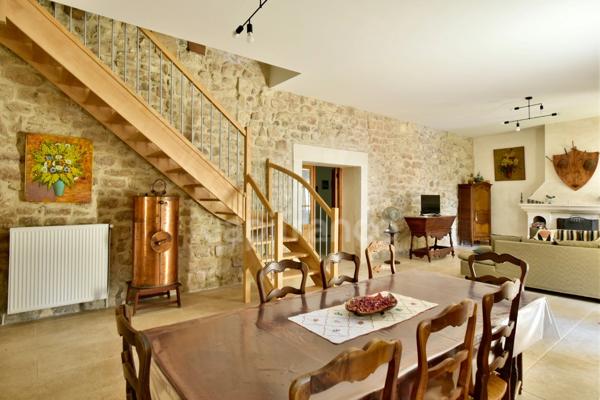 Dpt Bouches du Rhône (13), à vendre TARASCON maison P6 de 300 m² - Terrain de 2558 m²