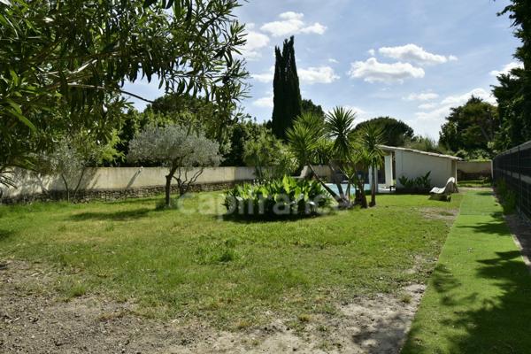 Dpt Bouches du Rhône (13), à vendre TARASCON maison P6 de 300 m² - Terrain de 2558 m²