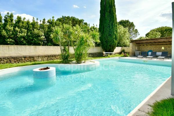 Dpt Bouches du Rhône (13), à vendre TARASCON maison P6 de 300 m² - Terrain de 2558 m²