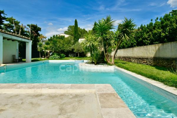 Dpt Bouches du Rhône (13), à vendre TARASCON maison P6 de 300 m² - Terrain de 2558 m²