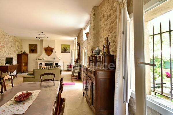 Dpt Bouches du Rhône (13), à vendre TARASCON maison P6 de 300 m² - Terrain de 2558 m²