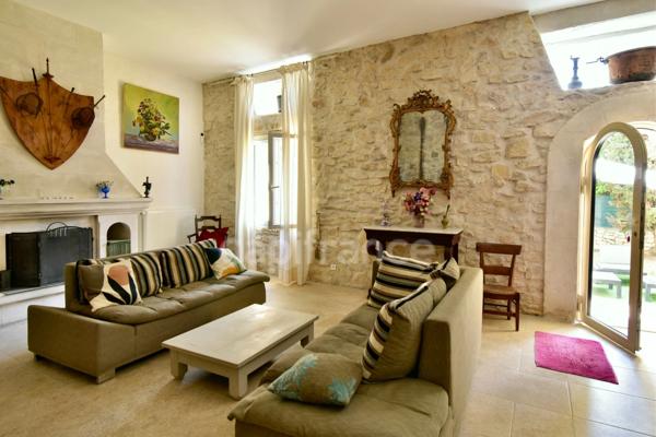 Dpt Bouches du Rhône (13), à vendre TARASCON maison P6 de 300 m² - Terrain de 2558 m²