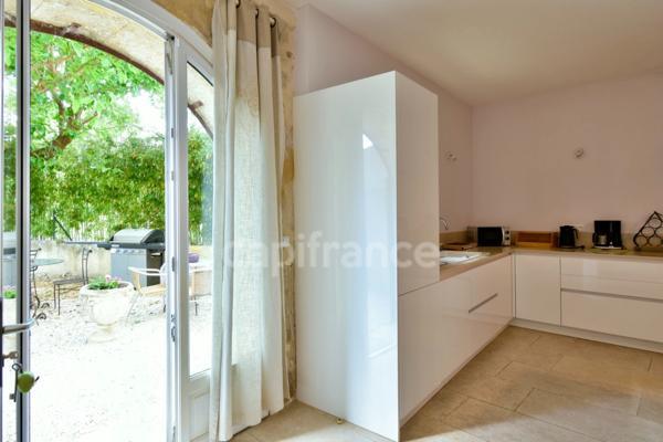 Dpt Bouches du Rhône (13), à vendre TARASCON maison P6 de 300 m² - Terrain de 2558 m²