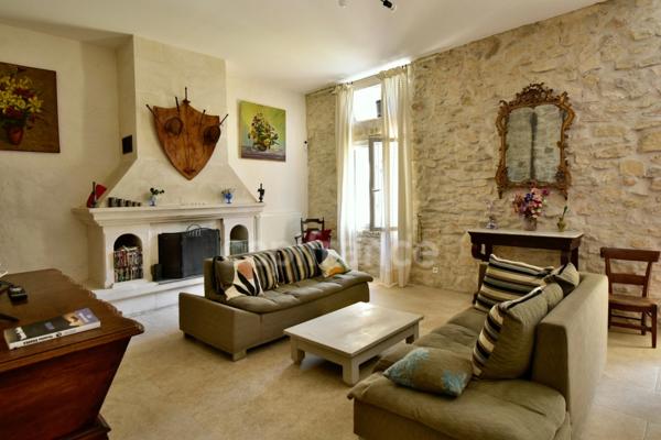 Dpt Bouches du Rhône (13), à vendre TARASCON maison P6 de 300 m² - Terrain de 2558 m²