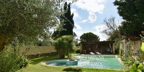 Dpt Bouches du Rhône (13), à vendre TARASCON maison P6 de 300 m² - Terrain de 2558 m²
