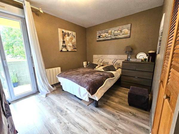 Duplex T4 de type maison de 78 m² avec 3 chambres et jardin