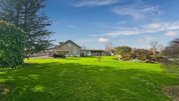 Maison à vendre 6 pièces avec grand garage et parc arboré AUREILHAN (65)