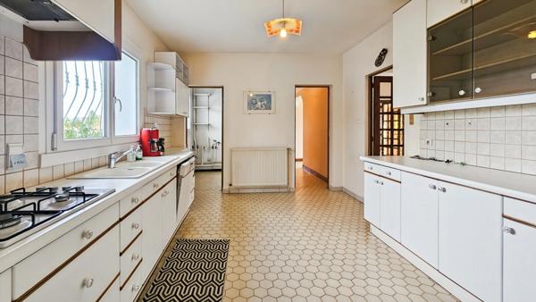 Maison à vendre 6 pièces avec grand garage et parc arboré AUREILHAN (65)