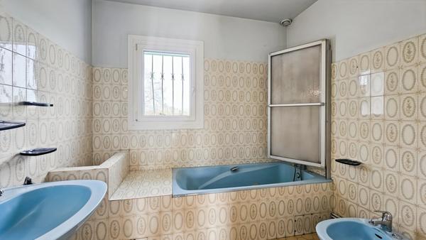 Maison à vendre 6 pièces avec grand garage et parc arboré AUREILHAN (65)