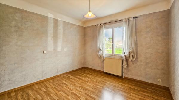 Maison à vendre 6 pièces avec grand garage et parc arboré AUREILHAN (65)