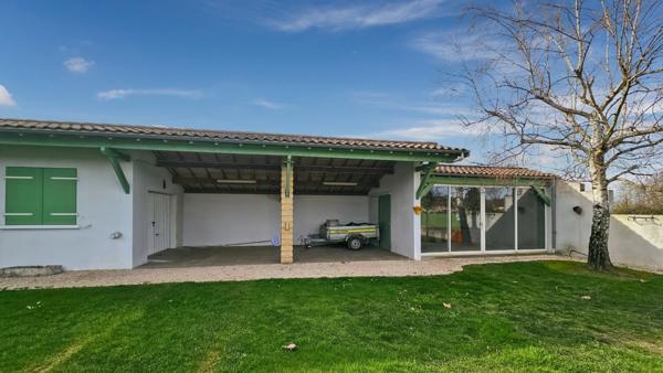 Maison à vendre 6 pièces avec grand garage et parc arboré AUREILHAN (65)