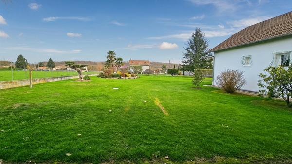Maison à vendre 6 pièces avec grand garage et parc arboré AUREILHAN (65)