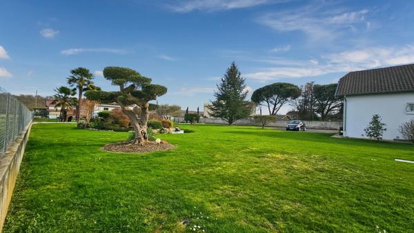 Maison à vendre 6 pièces avec grand garage et parc arboré AUREILHAN (65)