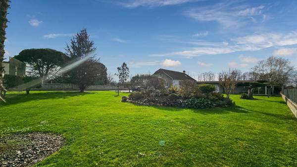 Maison à vendre 6 pièces avec grand garage et parc arboré AUREILHAN (65)