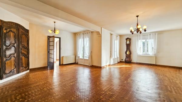 Maison à vendre 6 pièces avec grand garage et parc arboré AUREILHAN (65)