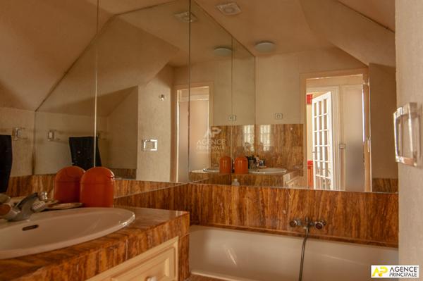 Appartement Saint Germain En Laye 5 pièce(s) 102.53 m2 €785 000 ** - Référence 17016