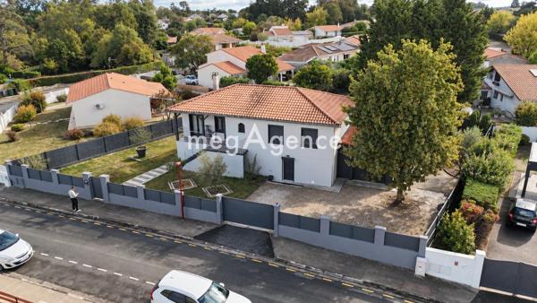 Maison à BASSENS, 33530 - 5 pièces 180m²