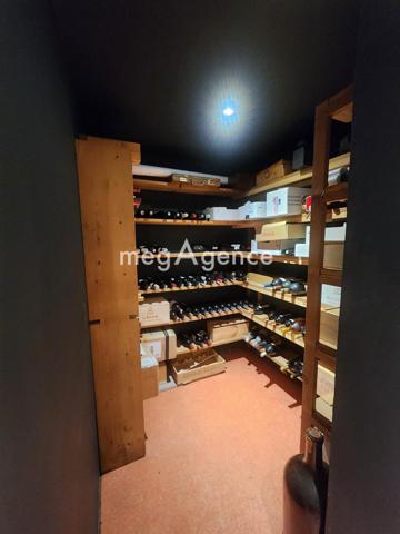 Maison à BASSENS, 33530 - 5 pièces 180m²