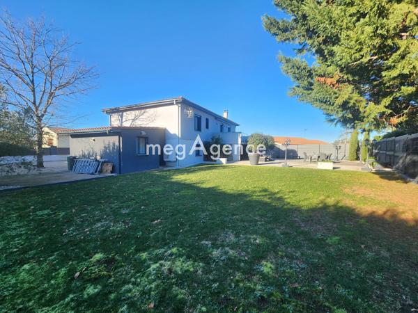 Maison à BASSENS, 33530 - 5 pièces 180m²