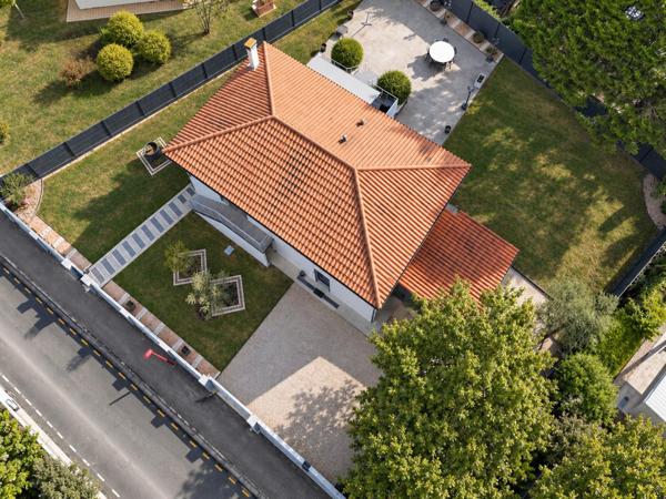 Maison à BASSENS, 33530 - 5 pièces 180m²