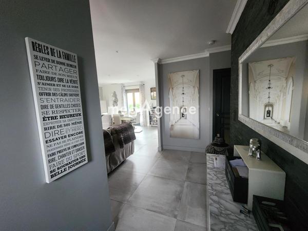 Maison à BASSENS, 33530 - 5 pièces 180m²