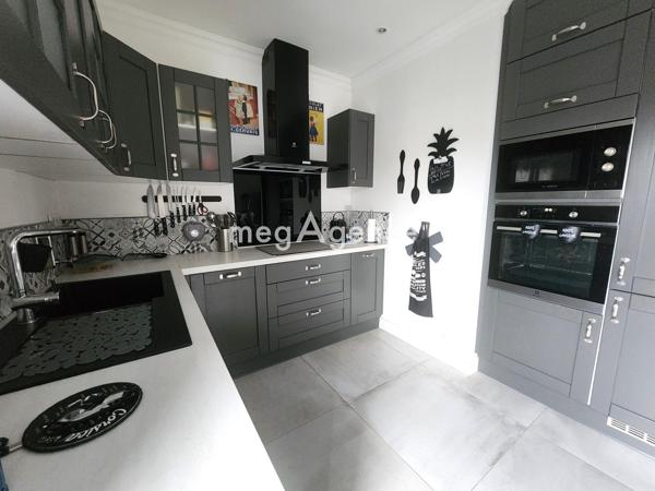 Maison à BASSENS, 33530 - 5 pièces 180m²