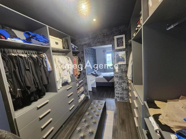 Maison à BASSENS, 33530 - 5 pièces 180m²
