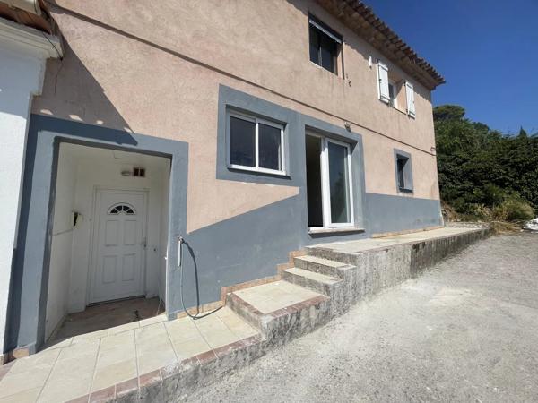 Vente                                                      Appartement
                        
                                         82 m2                     à Le Luc