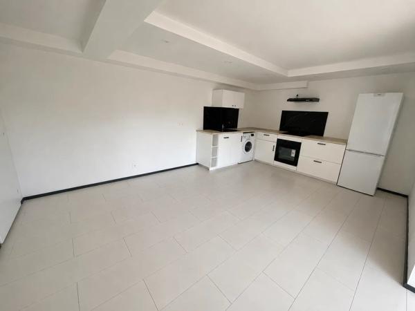 Vente                                                      Appartement
                        
                                         82 m2                     à Le Luc