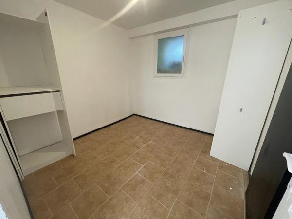 Vente                                                      Appartement
                        
                                         82 m2                     à Le Luc