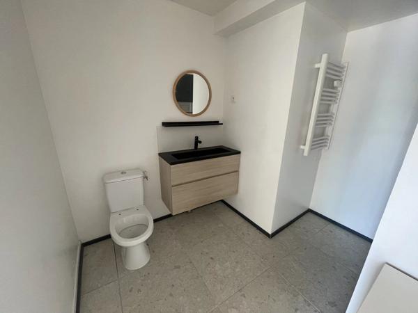 Vente                                                      Appartement
                        
                                         82 m2                     à Le Luc