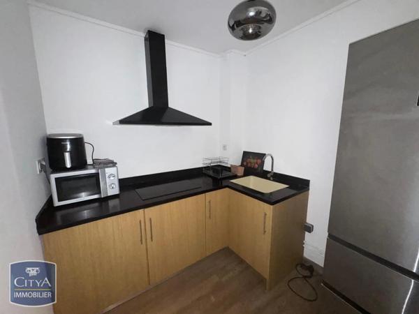 Appartement à louer 2 pièces 44.9m² Saint-Denis (97490)