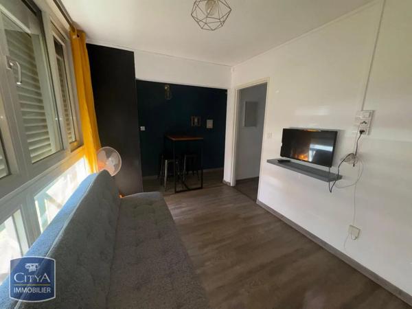 Appartement à louer 2 pièces 44.9m² Saint-Denis (97490)