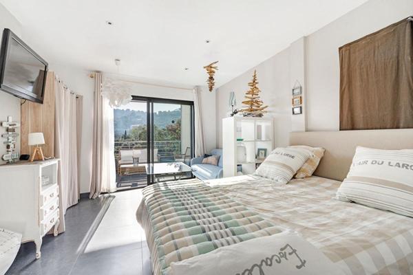 Propriété contemporaine d'exception - Vue mer panoramique à Cavalaire-sur-Mer