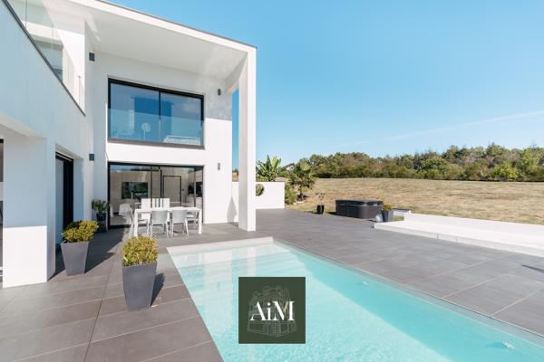 Maison contemporaine avec piscine à Meucon, aux portes de Vannes