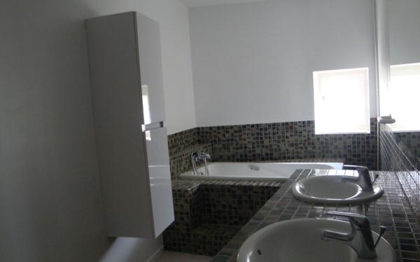 Maison à louer    4 pièces •  Château-l'Évêque