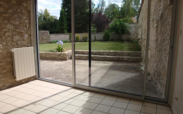 Maison à louer    4 pièces •  Château-l'Évêque