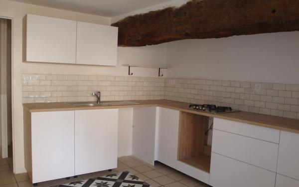 Maison à louer    4 pièces •  Château-l'Évêque