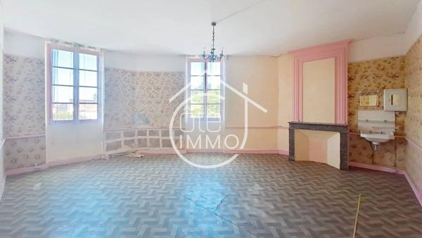 Le Feix : immeuble de rapport avec un extérieur