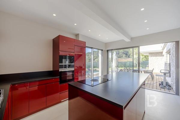 Villa contemporaine à vendre au calme absolu