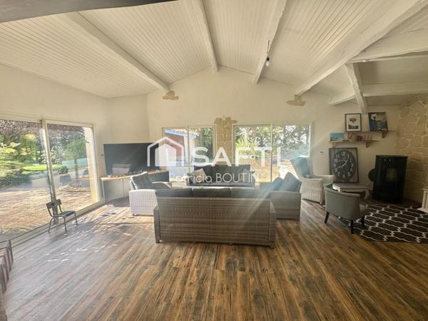 BEAU PAVILLON DE 4 CHAMBRES ET STUDIO ATTENANT + JARDIN PISCINE ET GARAGE