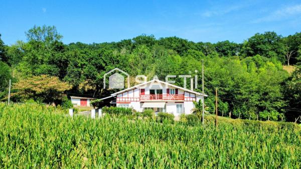 Maison de 207 m², terrain de 1790 m², 5 chambres