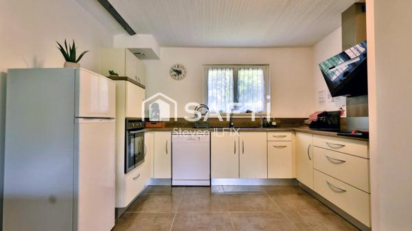 Maison de 207 m², terrain de 1790 m², 5 chambres