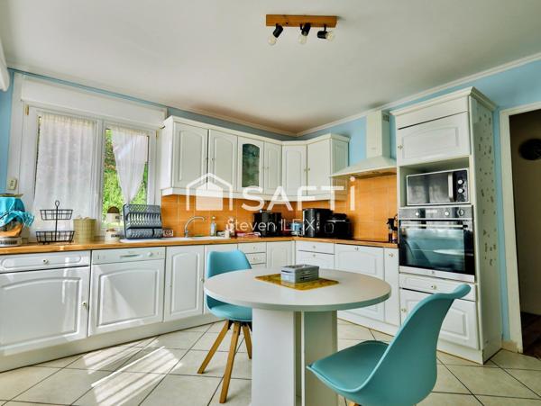 Maison de 207 m², terrain de 1790 m², 5 chambres