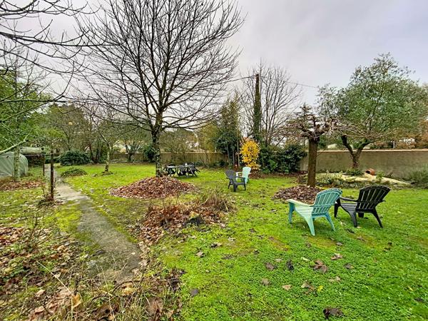 MAISON 180M2 5 CHAMBRES 1800M2 JARDIN TRANSPORTS CALME IMPASSE
