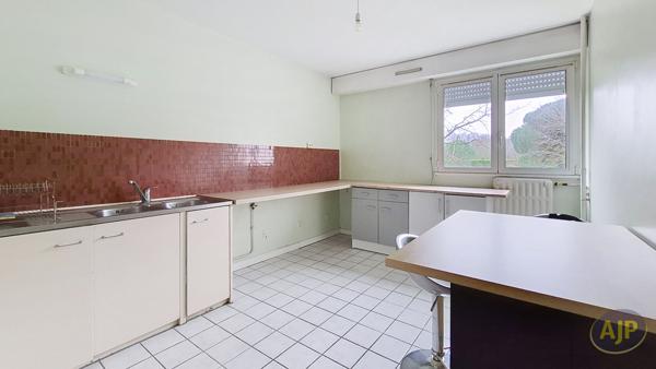 Location appartement La Roche Sur Yon : 650 € - AJP Immobilier La Roche-sur-Yon