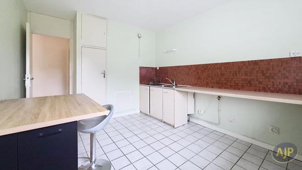 Location appartement La Roche Sur Yon : 650 € - AJP Immobilier La Roche-sur-Yon