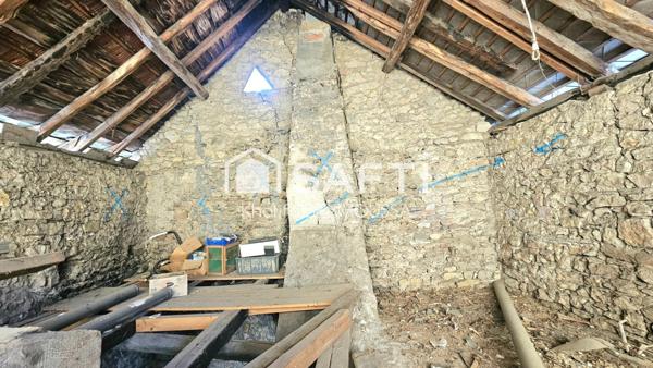 Maison familiale 5 chambres – Sous-sol complet & dépendance – Plein centre d'Artemare